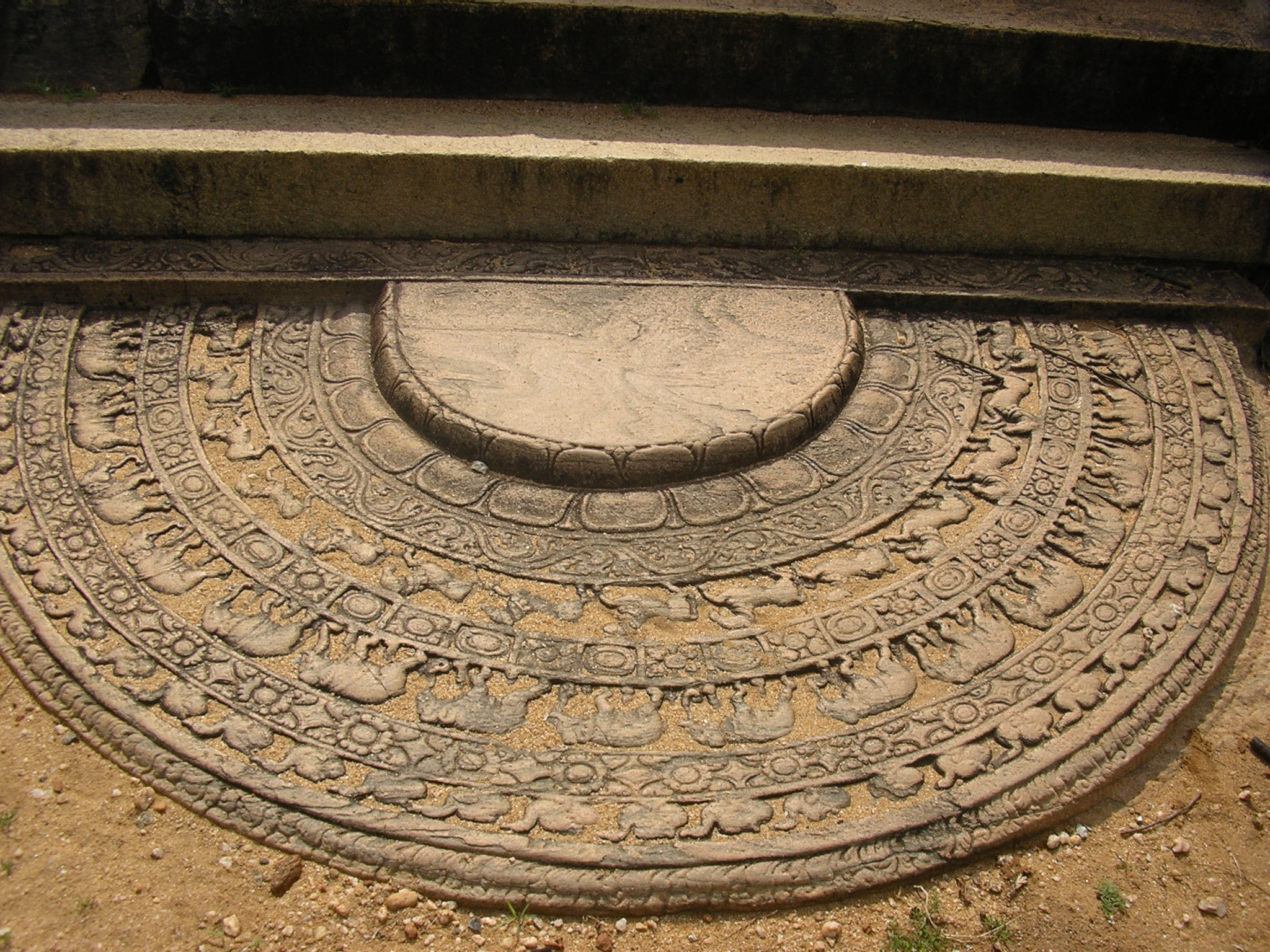 MOONSTONE - POLNNARUWA